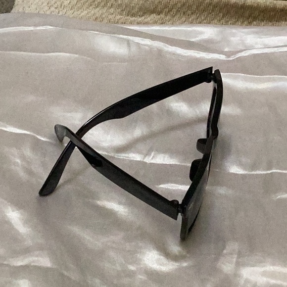 😎NWOT Sexy Black 90’s Style So Much Fun To Wear Retro Sun Glasses Must Have 😎 - Picture 7 of 8